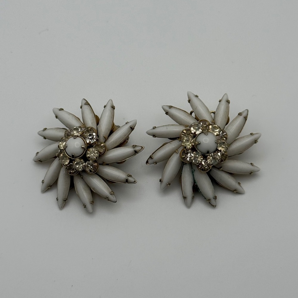 Vintage Judy Lee White Milk Glass Rhinestone Sunburst Clip On Earrings Gold Tone